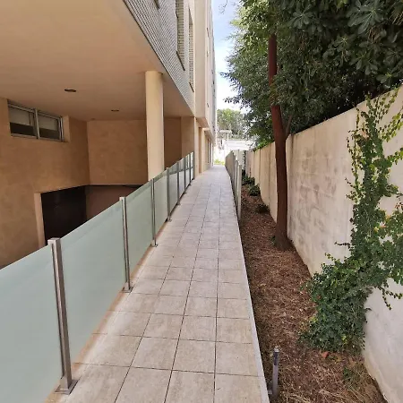 Apt. Centre Port *